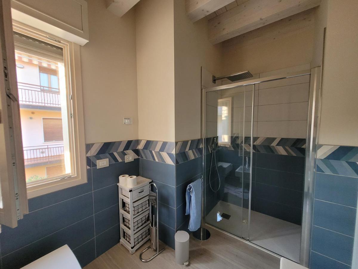 Garda View - Nuovo Appartamento Con Solarium Vista Lago מראה חיצוני תמונה