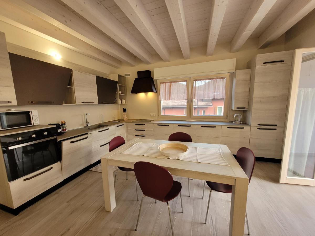 Garda View - Nuovo Appartamento Con Solarium Vista Lago מראה חיצוני תמונה