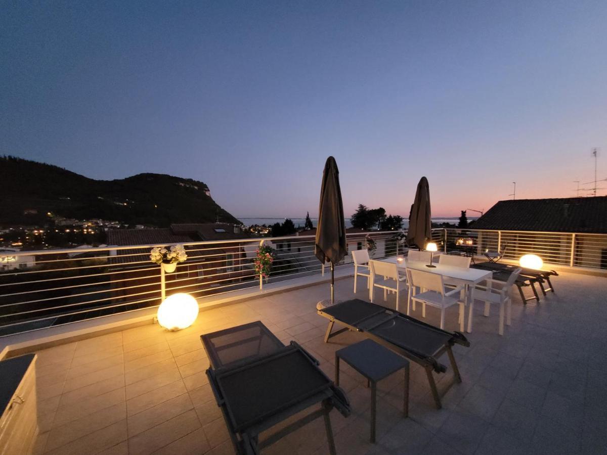 Garda View - Nuovo Appartamento Con Solarium Vista Lago מראה חיצוני תמונה